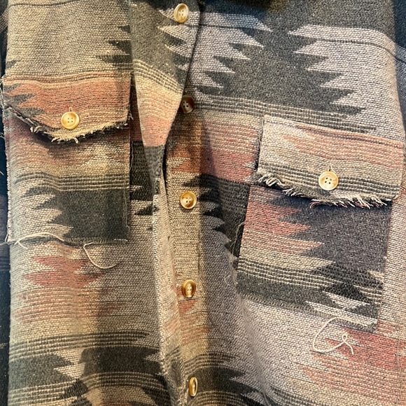 Shacket XL - Picture 2 of 4